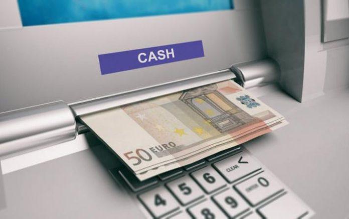 Κατώτατος μισθός: Πίεση για αύξηση έως 5% και πακέτο φοροελαφρύνσεων για τις επιχειρήσεις Κατώτατος μισθός: Πίεση για αύξηση έως 5% και πακέτο φοροελαφρύνσεων για τις επιχειρήσεις