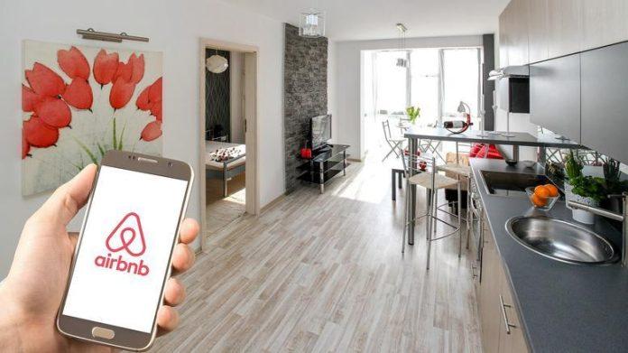 Airbnb: Σαφάρι διασταυρώσεων από την ΑΑΔΕ για βραχυχρόνιες μισθώσεις και κρυφά εισοδήματα Airbnb: Σαφάρι διασταυρώσεων από την ΑΑΔΕ για βραχυχρόνιες μισθώσεις και κρυφά εισοδήματα