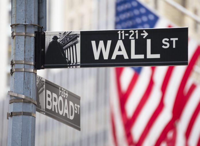 Wall Street ανακάμπτει αλλά παραμένει νευρική μετά το βίαιο sell-off Wall Street ανακάμπτει αλλά παραμένει νευρική μετά το βίαιο sell-off
