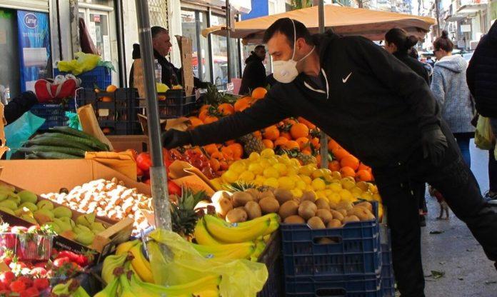Θεσσαλονίκη: Μπαράζ ελέγχων σε λαϊκές αγορές για την τήρηση των μέτρων – 38 παραβάσεις Θεσσαλονίκη: Μπαράζ ελέγχων σε λαϊκές αγορές για την τήρηση των μέτρων – 38 παραβάσεις