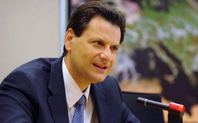 Σκυλακάκης: Χτίσιμο αφορολογήτου και με χάρτινες αποδείξεις Σκυλακάκης: Χτίσιμο αφορολογήτου και με χάρτινες αποδείξεις