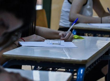 Πανελλαδικές εξετάσεις: Τα θέματα στη Νεοελληνική Γλώσσα και Λογοτεχνία Πανελλαδικές εξετάσεις: Τα θέματα στη Νεοελληνική Γλώσσα και Λογοτεχνία