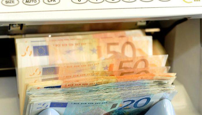 Έκρηξη ρευστότητας σε επιχειρήσεις και νοικοκυριά δείχνουν τα στοιχεία καταθέσεων Δεκεμβρίου Έκρηξη ρευστότητας σε επιχειρήσεις και νοικοκυριά δείχνουν τα στοιχεία καταθέσεων Δεκεμβρίου