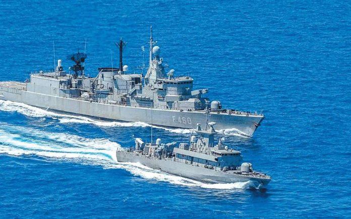 Πέτσας: Αναφαίρετο δικαίωμα της Ελλάδας να επεκτείνει τα χωρικά της ύδατα Πέτσας: Αναφαίρετο δικαίωμα της Ελλάδας να επεκτείνει τα χωρικά της ύδατα