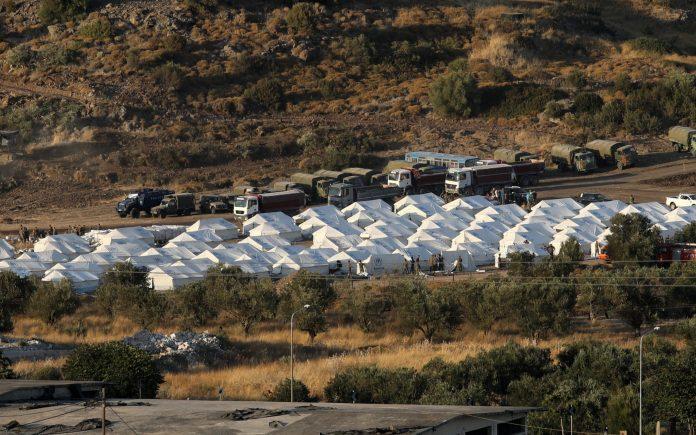 Συνεχίζεται η επιχείρηση της αστυνομίας για μετακίνηση μεταναστών και προσφύγων στο Καρά Τεπέ Συνεχίζεται η επιχείρηση της αστυνομίας για μετακίνηση μεταναστών και προσφύγων στο Καρά Τεπέ