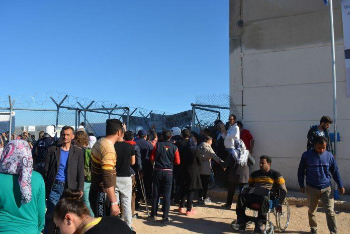 Διαδικασία ασύλου στα ελληνικά νησιά: Τι κάνει η ΕΕ; Διαδικασία ασύλου στα ελληνικά νησιά: Τι κάνει η ΕΕ;