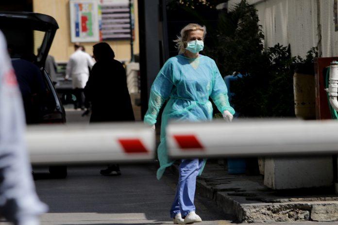Σε αναστολή από σήμερα οι ανεμβολίαστοι επαγγελματίες υγείας Σε αναστολή από σήμερα οι ανεμβολίαστοι επαγγελματίες υγείας