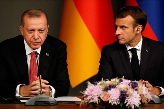Bloomberg: Πώς εξηγείται η πρόσφατη εκεχειρία Μακρόν – Ερντογάν Bloomberg: Πώς εξηγείται η πρόσφατη εκεχειρία Μακρόν – Ερντογάν