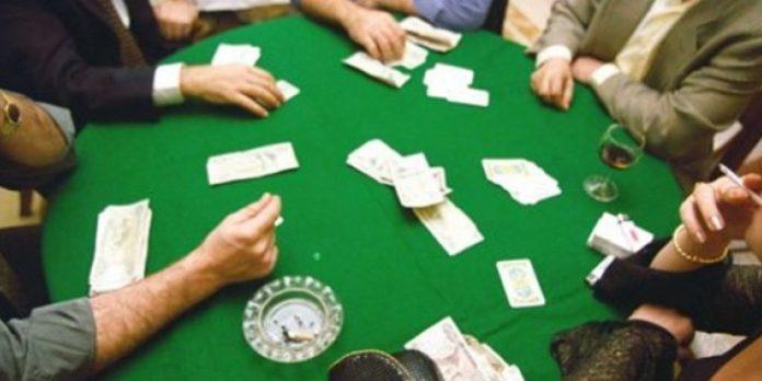 Συνελήφθησαν 67 άτομα και ο υπεύθυνος μίνι-καζίνο, στην Αθήνα – Επιβλήθηκαν πρόστιμα 43.100 € Συνελήφθησαν 67 άτομα και ο υπεύθυνος μίνι-καζίνο, στην Αθήνα – Επιβλήθηκαν πρόστιμα 43.100 €