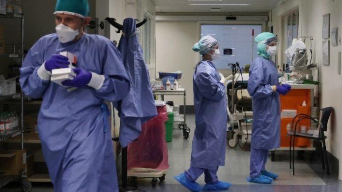 Επιτάσσονται 206 συμβεβλημένοι με τον ΕΟΠΥΥ γιατροί, κάτω των 60 ετών για έναν μήνα Επιτάσσονται 206 συμβεβλημένοι με τον ΕΟΠΥΥ γιατροί, κάτω των 60 ετών για έναν μήνα