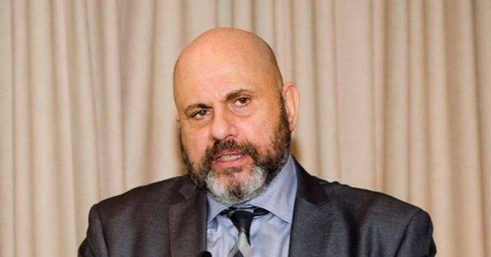 Ο ΚΑΘΗΓΗΤΗΣ ΦΑΡΜΑΚΟΛΟΓΙΑΣ ΔΗΜΗΤΡΗΣ ΚΟΥΒΕΛΑΣ ΑΠΟΔΟΜΕΙ ΤΗΝ ΓΝΩΣΤΗ ΕΠΙΤΡΟΠΗ Ο ΚΑΘΗΓΗΤΗΣ ΦΑΡΜΑΚΟΛΟΓΙΑΣ ΔΗΜΗΤΡΗΣ ΚΟΥΒΕΛΑΣ ΑΠΟΔΟΜΕΙ ΤΗΝ ΓΝΩΣΤΗ ΕΠΙΤΡΟΠΗ
