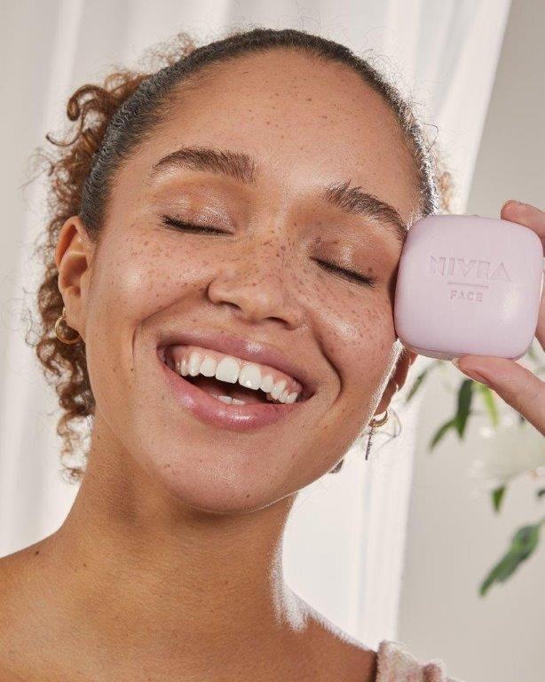 Νέα σειρά καθαρισμού ΝΙVEA NATURALLY CLEAN, η νέα εποχή στον καθαρισμό προσώπου! Νέα σειρά καθαρισμού ΝΙVEA NATURALLY CLEAN, η νέα εποχή στον καθαρισμό προσώπου!