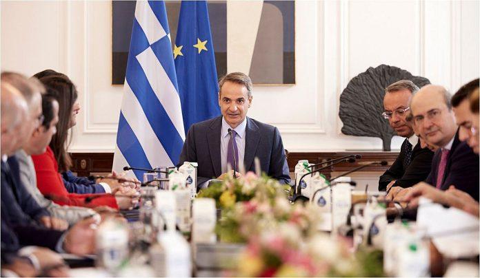 Μητσοτάκης: «Ο ΣΥΡΙΖΑ προσχωρεί στον λαϊκισμό και τα ψέμματα» Μητσοτάκης: «Ο ΣΥΡΙΖΑ προσχωρεί στον λαϊκισμό και τα ψέμματα»