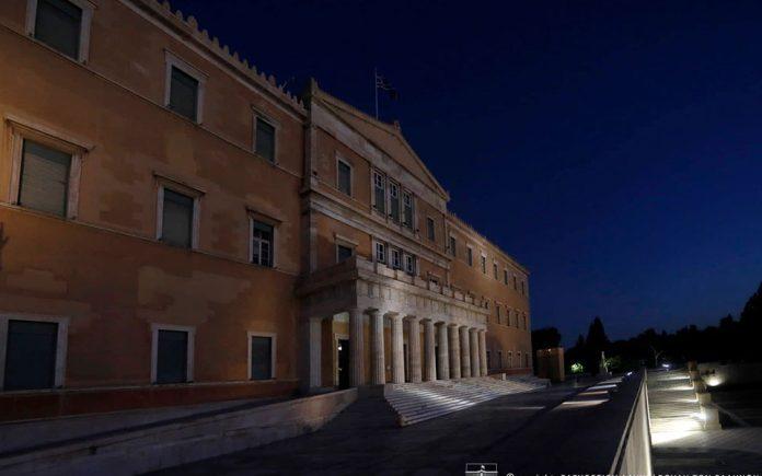 Βουλή: Σφοδρή σύγκρουση για τον «Χάρτη μετάβασης» των Ενόπλων Δυνάμεων και τις προαγωγές Βουλή: Σφοδρή σύγκρουση για τον «Χάρτη μετάβασης» των Ενόπλων Δυνάμεων και τις προαγωγές