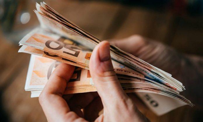 Αντίστροφη μέτρηση για τον κατώτατο μισθό Αντίστροφη μέτρηση για τον κατώτατο μισθό