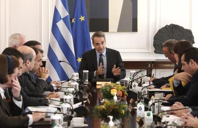 Στις 11:30 ο ανασχηματισμός – Αναβάλλεται το Υπουργικό Συμβούλιο Στις 11:30 ο ανασχηματισμός – Αναβάλλεται το Υπουργικό Συμβούλιο