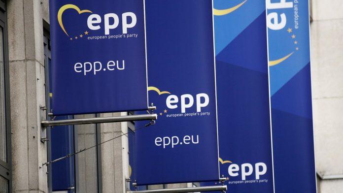 Οι ηγέτες του ΕΛΚ στην Αθήνα – Στήριξη Μητσοτάκη & ανασύνταξη δυνάμεων ενόψει των “μαχών” του 2023 και του 2024 Οι ηγέτες του ΕΛΚ στην Αθήνα – Στήριξη Μητσοτάκη & ανασύνταξη δυνάμεων ενόψει των “μαχών” του 2023 και του 2024
