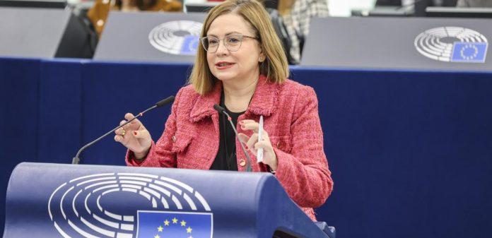 Σπυράκη: «Ουδέποτε κατηγορήθηκα για λήψη χρημάτων» Σπυράκη: «Ουδέποτε κατηγορήθηκα για λήψη χρημάτων»