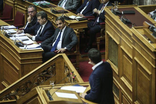 Δεκτή από την κυβέρνηση η πρόταση δυσπιστίας, αρχίζει σήμερα η συζήτηση Δεκτή από την κυβέρνηση η πρόταση δυσπιστίας, αρχίζει σήμερα η συζήτηση