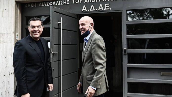 Την ΑΔΑΕ επισκέφθηκε ο Αλέξης Τσίπρας Την ΑΔΑΕ επισκέφθηκε ο Αλέξης Τσίπρας