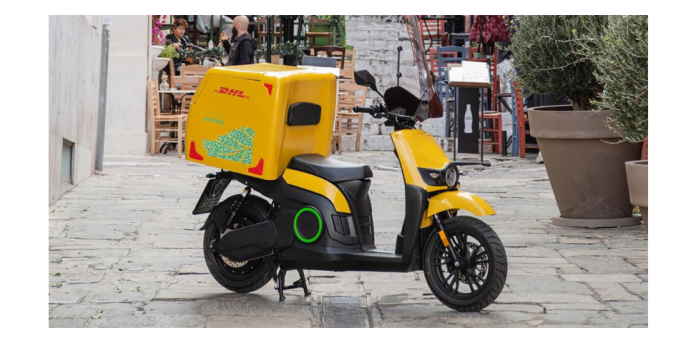 Πράσινες οι παραδώσεις της DHL Express, με τα e-scooters της Kosmoride Πράσινες οι παραδώσεις της DHL Express, με τα e-scooters της Kosmoride