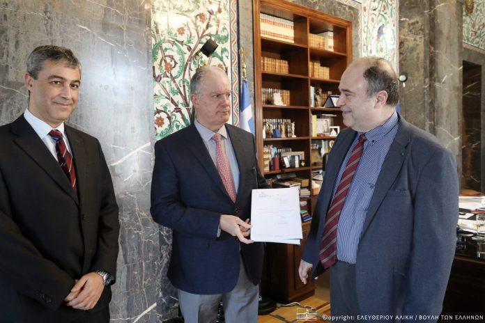 Στον Πρόεδρο της Βουλής η ετήσια Έκθεση του ΑΣΕΠ για το έτος 2021 Στον Πρόεδρο της Βουλής η ετήσια Έκθεση του ΑΣΕΠ για το έτος 2021