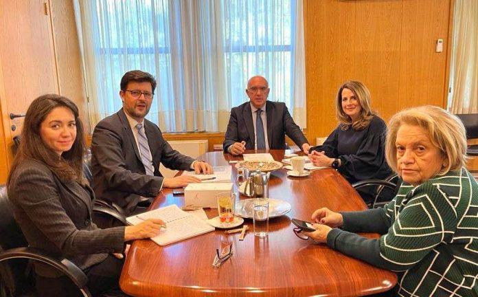 Συνάντηση του Υφυπουργού Μεταφορών Μιχάλη Παπαδόπουλου με τον Πρέσβη της Μολδαβίας Andrei Popov Συνάντηση του Υφυπουργού Μεταφορών Μιχάλη Παπαδόπουλου με τον Πρέσβη της Μολδαβίας Andrei Popov
