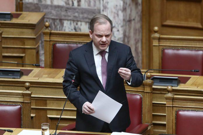 Κ. Καραμανλής: «Ελάχιστη ένδειξη σεβασμού η παραίτησή μου» (video) Κ. Καραμανλής: «Ελάχιστη ένδειξη σεβασμού η παραίτησή μου» (video)