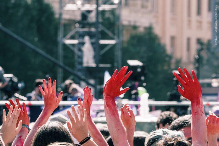 Βία κατά των γυναικών: το ΕΚ ζητά από την ΕΕ να κυρώσει τη Σύμβαση της Κωνσταντινούπολης Βία κατά των γυναικών: το ΕΚ ζητά από την ΕΕ να κυρώσει τη Σύμβαση της Κωνσταντινούπολης
