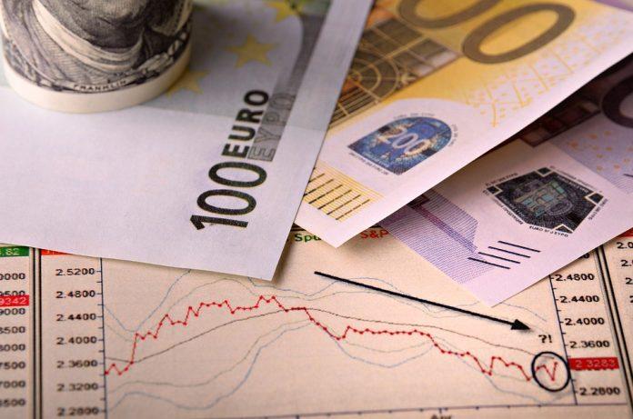 Bloomberg: Ταβάνι στο 3,25% για τα επιτόκια της ΕΚΤ Bloomberg: Ταβάνι στο 3,25% για τα επιτόκια της ΕΚΤ