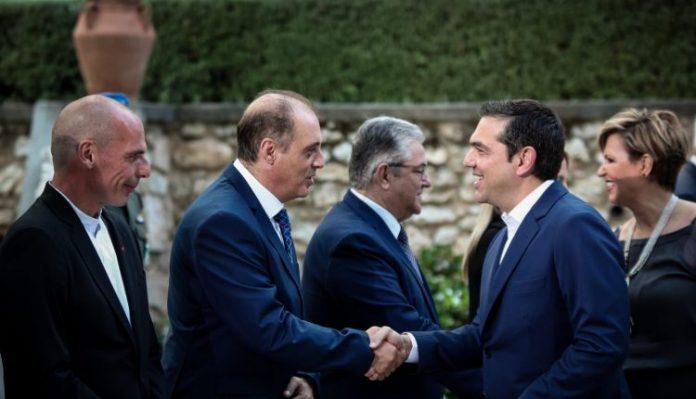 Ο ΣΥΡΙΖΑ «χαιδεύει» τον Βελόπουλο για να τον κάνει… Καμμένο; Ο ΣΥΡΙΖΑ «χαιδεύει» τον Βελόπουλο για να τον κάνει… Καμμένο;
