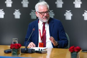 <img src="Jacek-Czaputowicz-Πρώην-Υπουργός-Εξωτερικών-της-Δημοκρατίας-της-Πολωνίας.jpg" alt="φίλοι-ή-αντίπαλοι">