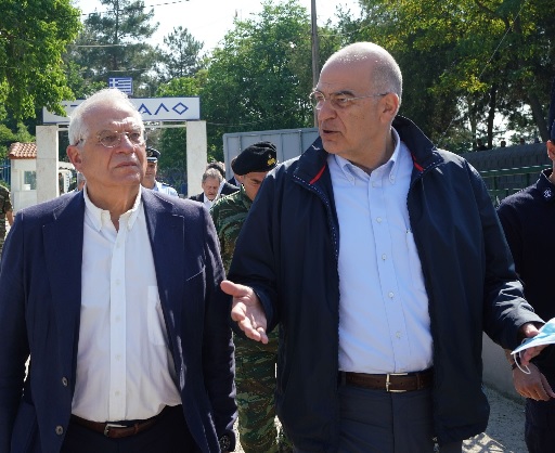 «Καρφιά» Δένδια στον ΣΥΡΙΖΑ με φόντο τον φράχτη στον Έβρο «Καρφιά» Δένδια στον ΣΥΡΙΖΑ με φόντο τον φράχτη στον Έβρο
