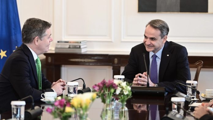 Συγχαρητήρια στην Ελλάδα από τον πρόεδρο του Eurogroup για τις επιδόσεις της οικονομίας Συγχαρητήρια στην Ελλάδα από τον πρόεδρο του Eurogroup για τις επιδόσεις της οικονομίας