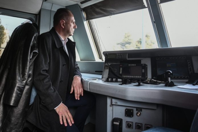 Ξεκίνησε το Intercity Αθήνα – Θεσσαλονίκη: Στο πρώτο βαγόνι ο Γ. Γεραπετρίτης Ξεκίνησε το Intercity Αθήνα – Θεσσαλονίκη: Στο πρώτο βαγόνι ο Γ. Γεραπετρίτης