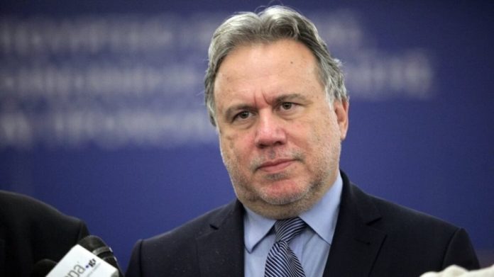Κατρούγκαλος: «Η κυβέρνηση γίνεται ο καλύτερος χορηγός του κόμματος Κασιδιάρη» Κατρούγκαλος: «Η κυβέρνηση γίνεται ο καλύτερος χορηγός του κόμματος Κασιδιάρη»