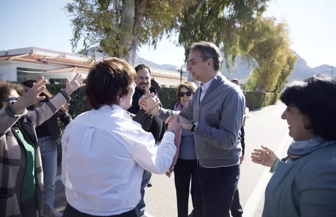 Μητσοτάκης: «Σας ζητώ να υπογράψουμε νέα συμφωνία αλήθειας» Μητσοτάκης: «Σας ζητώ να υπογράψουμε νέα συμφωνία αλήθειας»