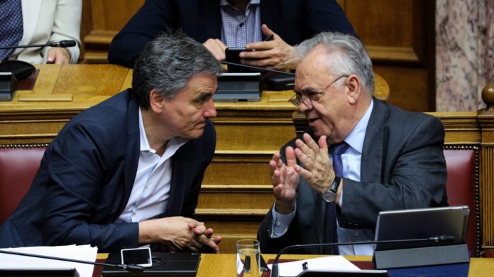 «Ναι» από Τσακαλώτο και Δραγασάκη σε κυβέρνηση ηττημένων «Ναι» από Τσακαλώτο και Δραγασάκη σε κυβέρνηση ηττημένων