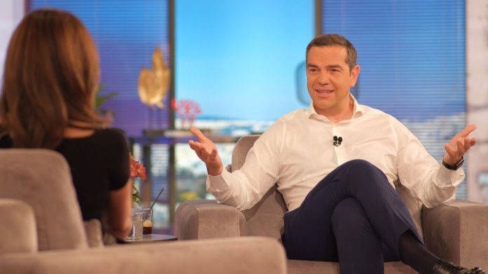 Τσίπρας: «Δεν αποκλείω κανέναν από την συγκυβέρνηση» (video) Τσίπρας: «Δεν αποκλείω κανέναν από την συγκυβέρνηση» (video)