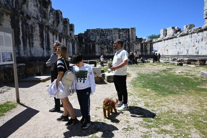 Και τα ζώα συντροφιάς θα «επισκέπτονται» αρχαιολογικούς χώρους