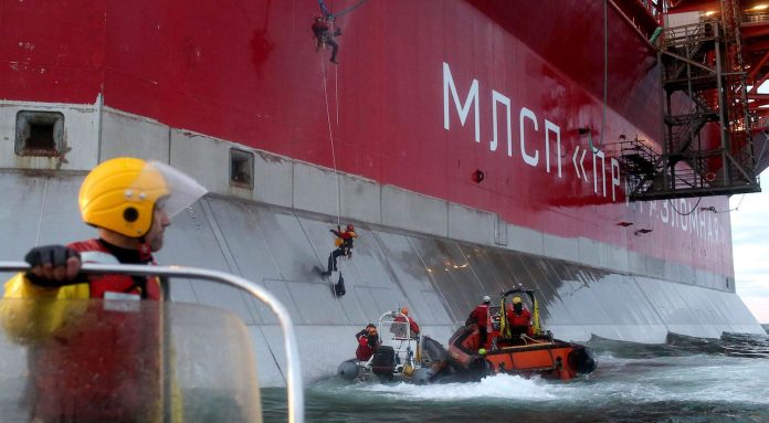 Κλείνει η Greenpeace στη Ρωσία μετά την κήρυξή της ως «ανεπιθύμητη» Κλείνει η Greenpeace στη Ρωσία μετά την κήρυξή της ως «ανεπιθύμητη»