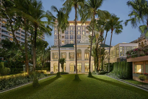 <img src="Mandarin-Oriental-Bangkok.png" alt="τo-πρώτο-ξενοδοχείο-mandarin">