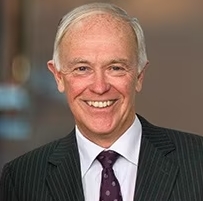 <img src="Sir-Tim-Clark-Πρόεδρος-της-Emirates-Airline.jpg" alt="πράσινο-fund-200-εκατ">