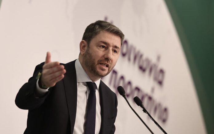 Ανδρουλάκης για Μάντζο: «Δεν μπορεί αυτή η δικηγορική πράξη να συμψηφιστεί με τον Πάτση» Ανδρουλάκης για Μάντζο: «Δεν μπορεί αυτή η δικηγορική πράξη να συμψηφιστεί με τον Πάτση»
