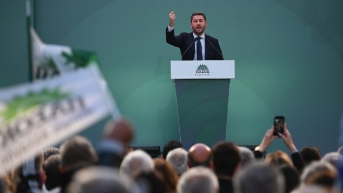 Ανδρουλάκης: «Εάν υπάρχουν ευθύνες πολιτικών, να οδηγηθούν στη Δικαιοσύνη και μετά στη φυλακή» Ανδρουλάκης: «Εάν υπάρχουν ευθύνες πολιτικών, να οδηγηθούν στη Δικαιοσύνη και μετά στη φυλακή»