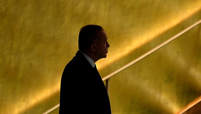 Εκλογές στην Τουρκία: Ο Ερντογάν στην δυσκολότερη δοκιμασία της πολιτικής του καριέρας Εκλογές στην Τουρκία: Ο Ερντογάν στην δυσκολότερη δοκιμασία της πολιτικής του καριέρας