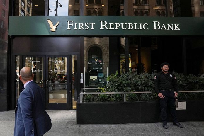 «Σοβαρή κακοδιαχείριση» στην First Republic Bank καταγγέλλει ο Λευκός Οίκος O Dimon της JPMorgan κέρδισε τη συμφωνία First Republic