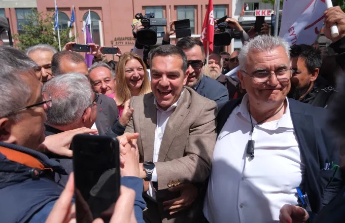 Τσίπρας από Χαλκίδα: «Προτεραιότητα μας η μείωση των φόρων» Τσίπρας από Χαλκίδα: «Προτεραιότητα μας η μείωση των φόρων»