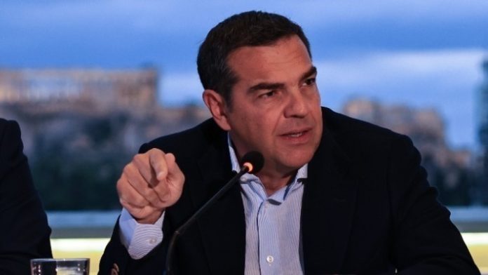 Τσίπρας: «Υποκριτής ο Μητσοτάκης, παίζει επικίνδυνα παιχνίδια με τα εθνικά θέματα» Τσίπρας: «Υποκριτής ο Μητσοτάκης, παίζει επικίνδυνα παιχνίδια με τα εθνικά θέματα»