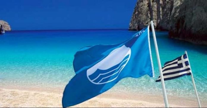 Πάνω από 600 οι ακτές με γαλάζια σημαία στην Ελλάδα Πάνω από 600 οι ακτές με γαλάζια σημαία στην Ελλάδα